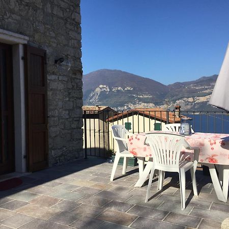 Casa Mary Apartment Brenzone sul Garda Luaran gambar