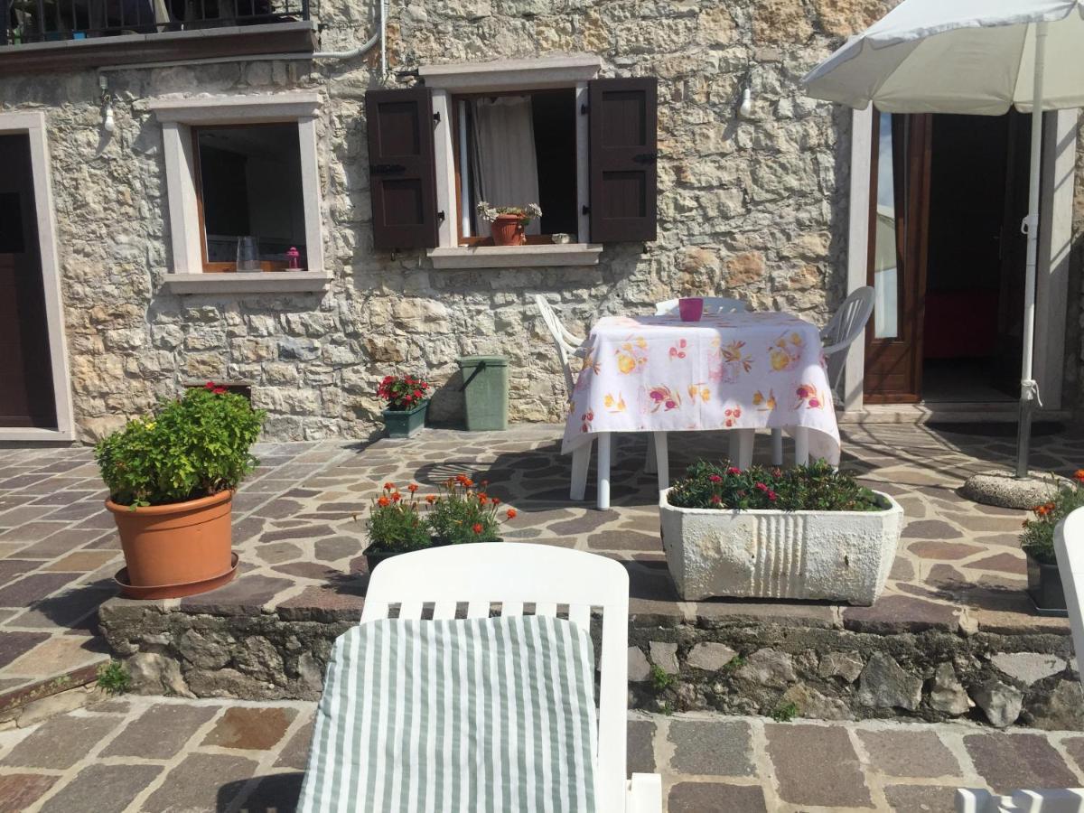 Casa Mary Apartment Brenzone sul Garda Luaran gambar