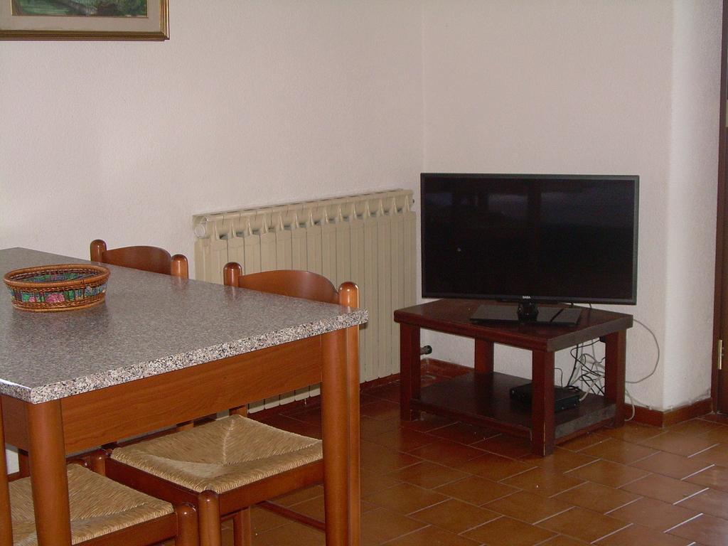 Casa Mary Apartment Brenzone sul Garda Bilik gambar