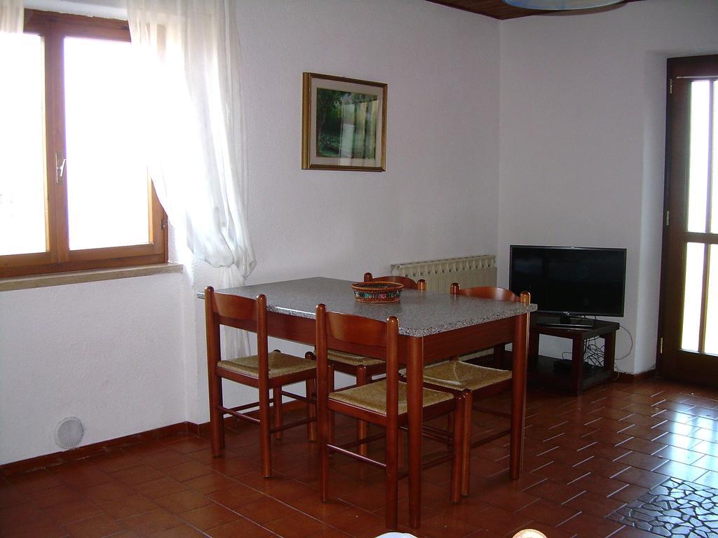 Casa Mary Apartment Brenzone sul Garda Bilik gambar