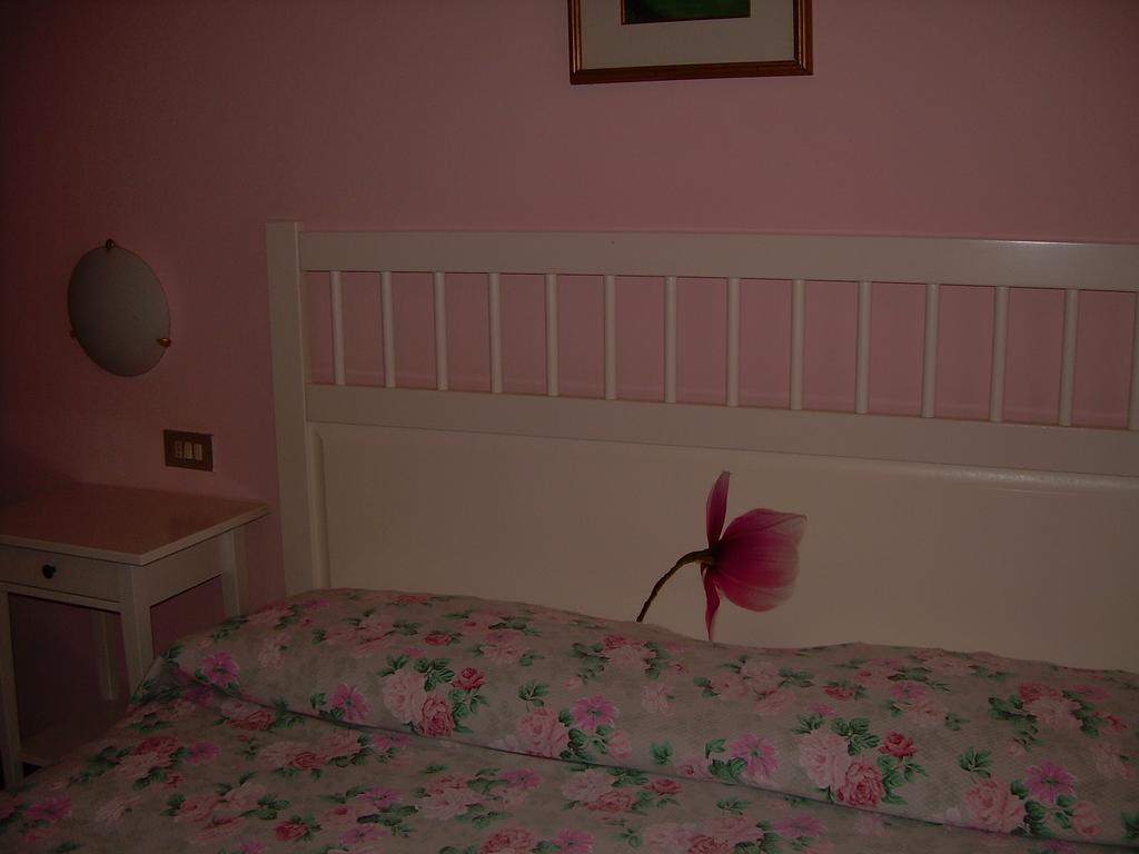 Casa Mary Apartment Brenzone sul Garda Bilik gambar
