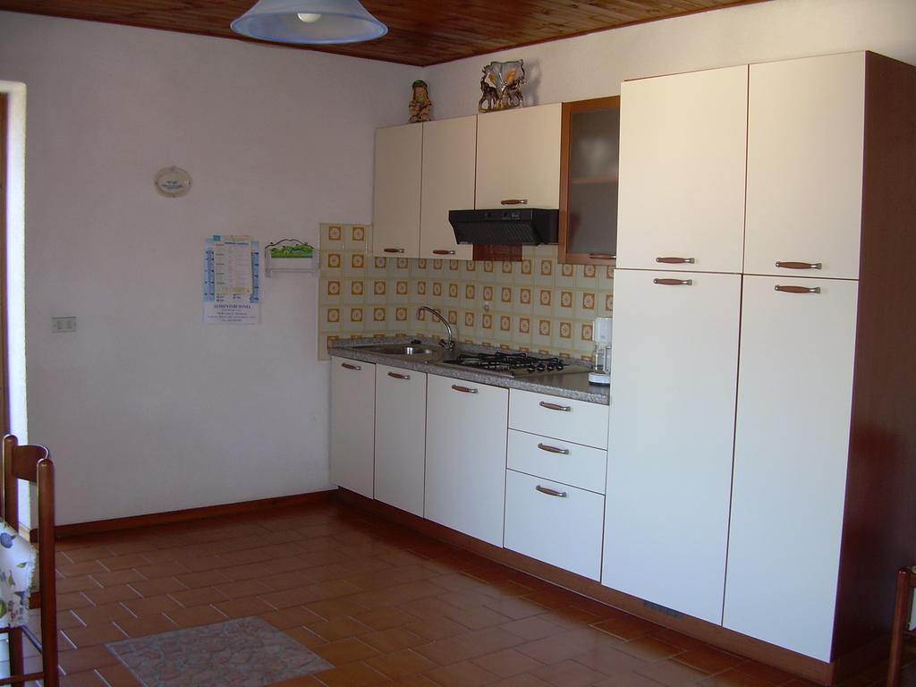 Casa Mary Apartment Brenzone sul Garda Bilik gambar