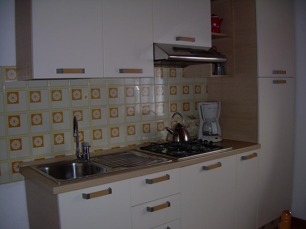 Casa Mary Apartment Brenzone sul Garda Bilik gambar