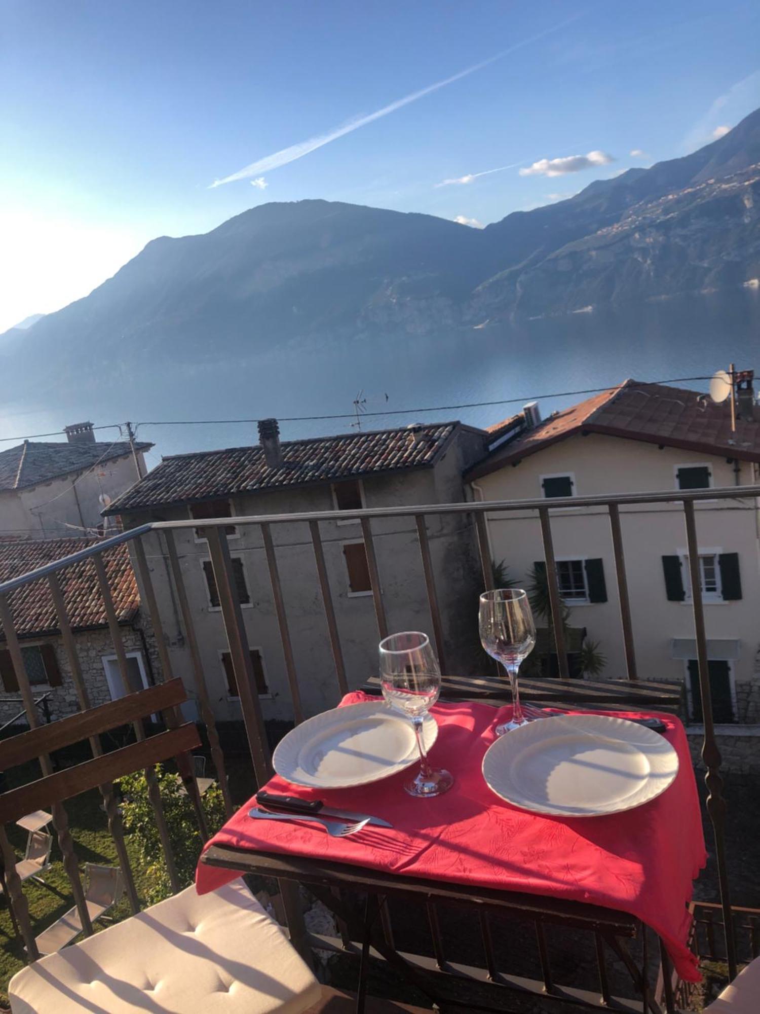 Casa Mary Apartment Brenzone sul Garda Luaran gambar