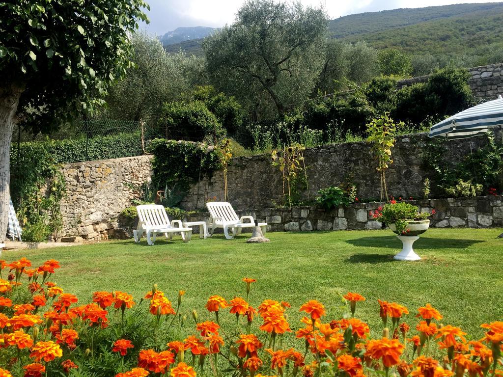 Casa Mary Apartment Brenzone sul Garda Luaran gambar