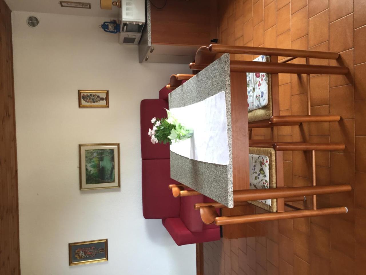 Casa Mary Apartment Brenzone sul Garda Luaran gambar