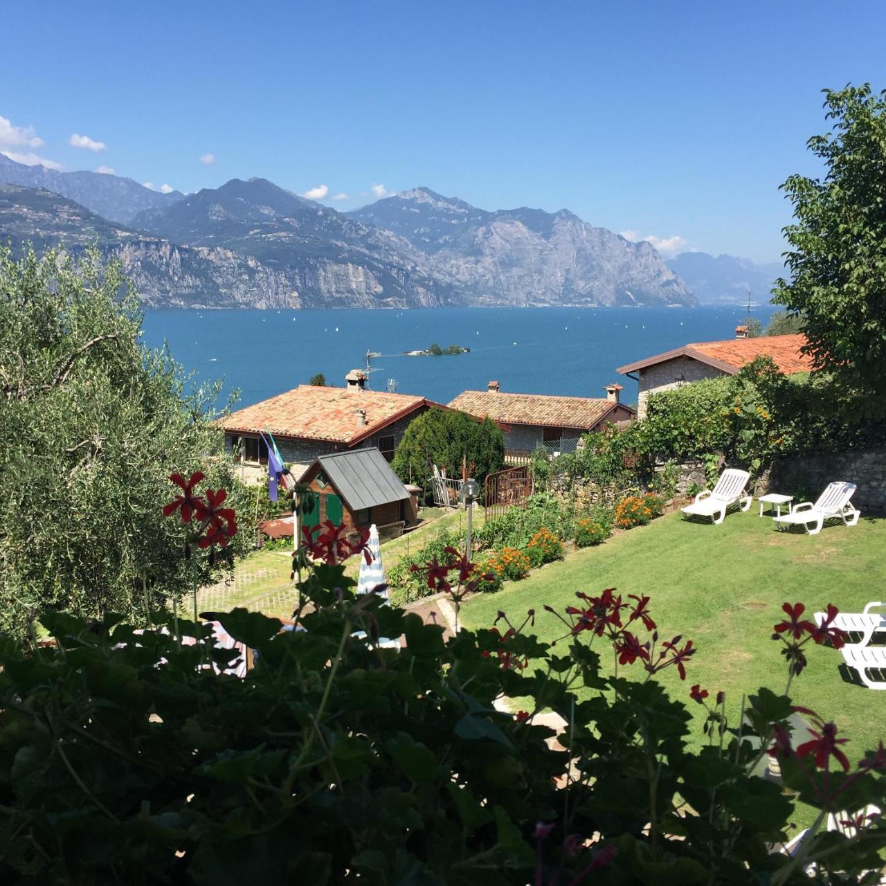 Casa Mary Apartment Brenzone sul Garda Luaran gambar