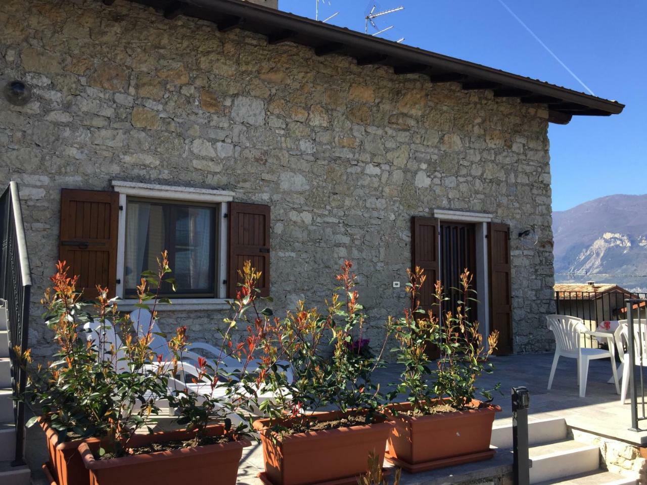 Casa Mary Apartment Brenzone sul Garda Luaran gambar